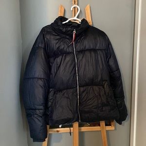 Tommy Hilfigher navy blue puffer jacket